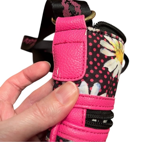 Luv Betsey Betsey Johnson Daisy Polka Dot Crossbody 10” x 10” x .25 - Picture 9 of 15